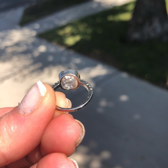 Silver and Cubic Zirconia Engagement Ring - Picture 6 of 7